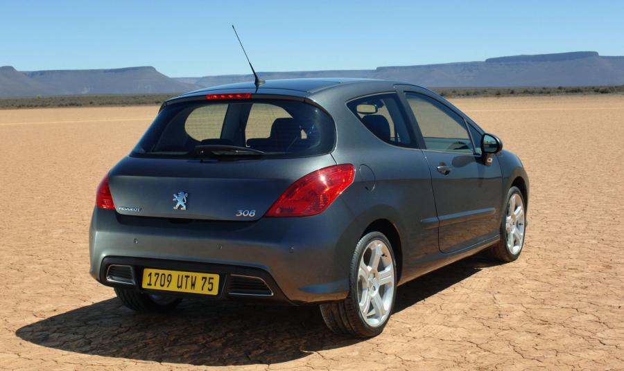 Peugeot 308 GT 2008 года  (фото 19 из 101)